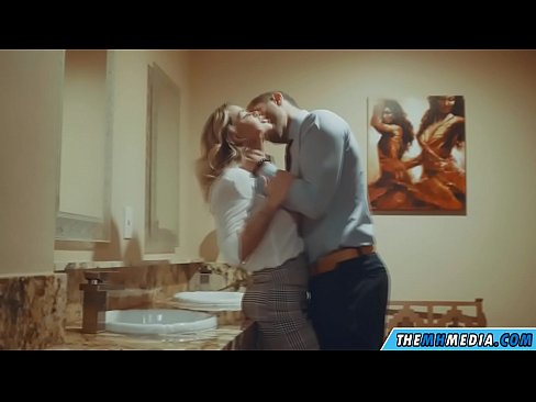 ❤️ Kai krūtininga blondinė vilioja tave viešajame tualete Seks video prie lt.xxxifuck.ru ❌❤